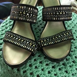 Coach and four wedges